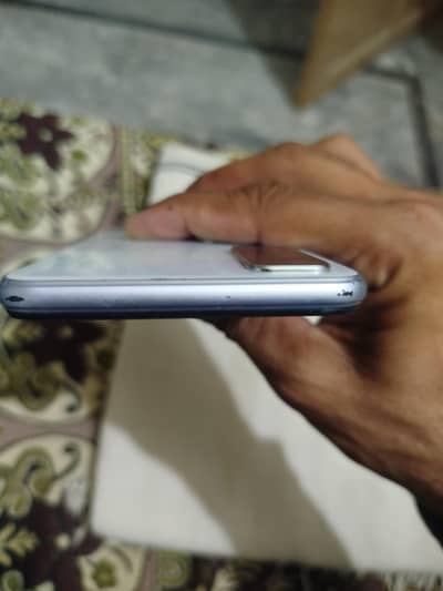 Vivo V2043