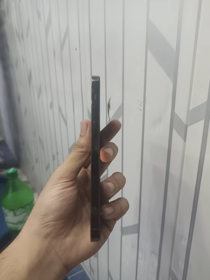 Apple iPhone 12 Pro 3
