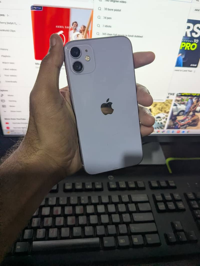 Apple iPhone 11 3