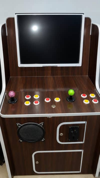 Retro Royale Arcade for two players