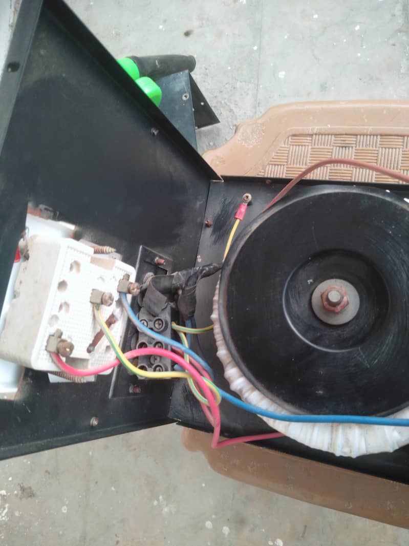 AC Automatic voltage steplizer (stablizer) 8