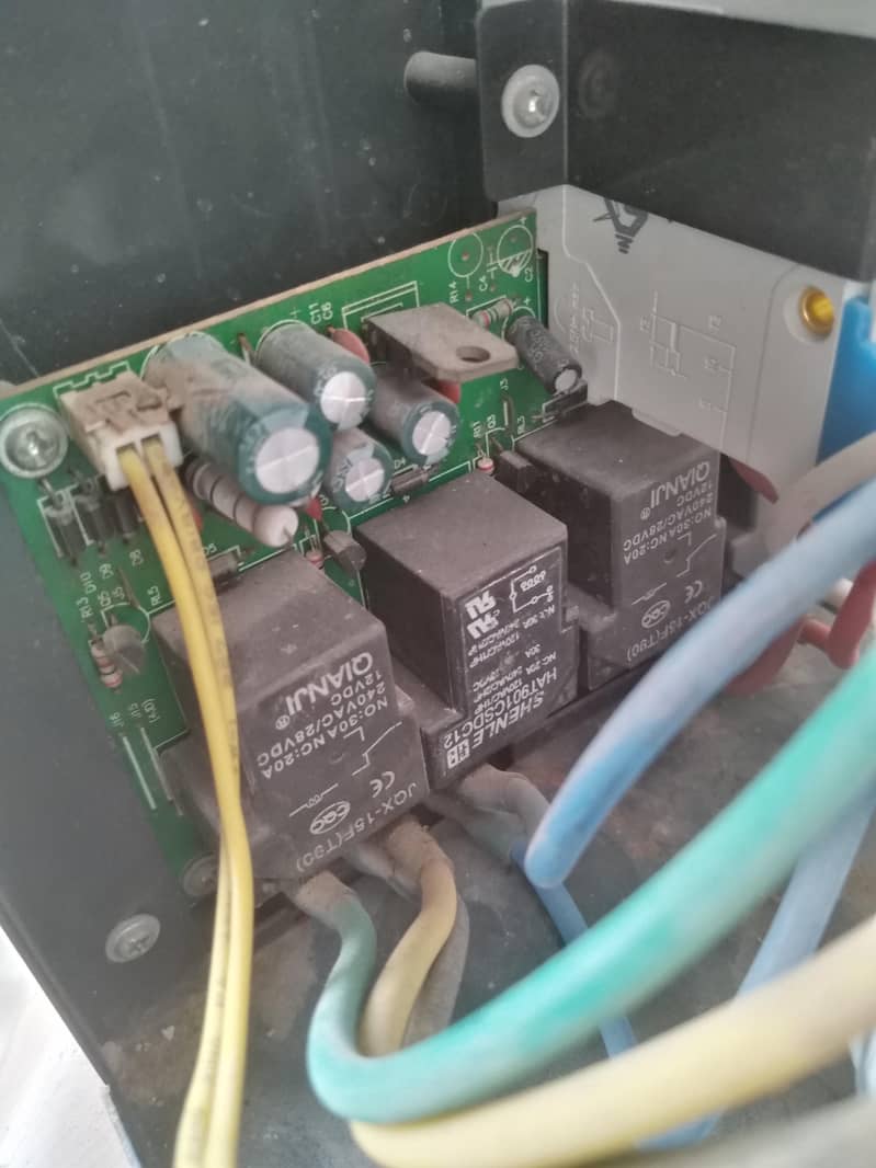 AC Automatic voltage steplizer (stablizer) 11