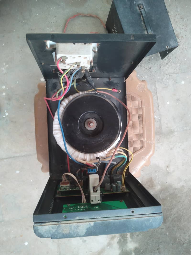 AC Automatic voltage steplizer (stablizer) 12