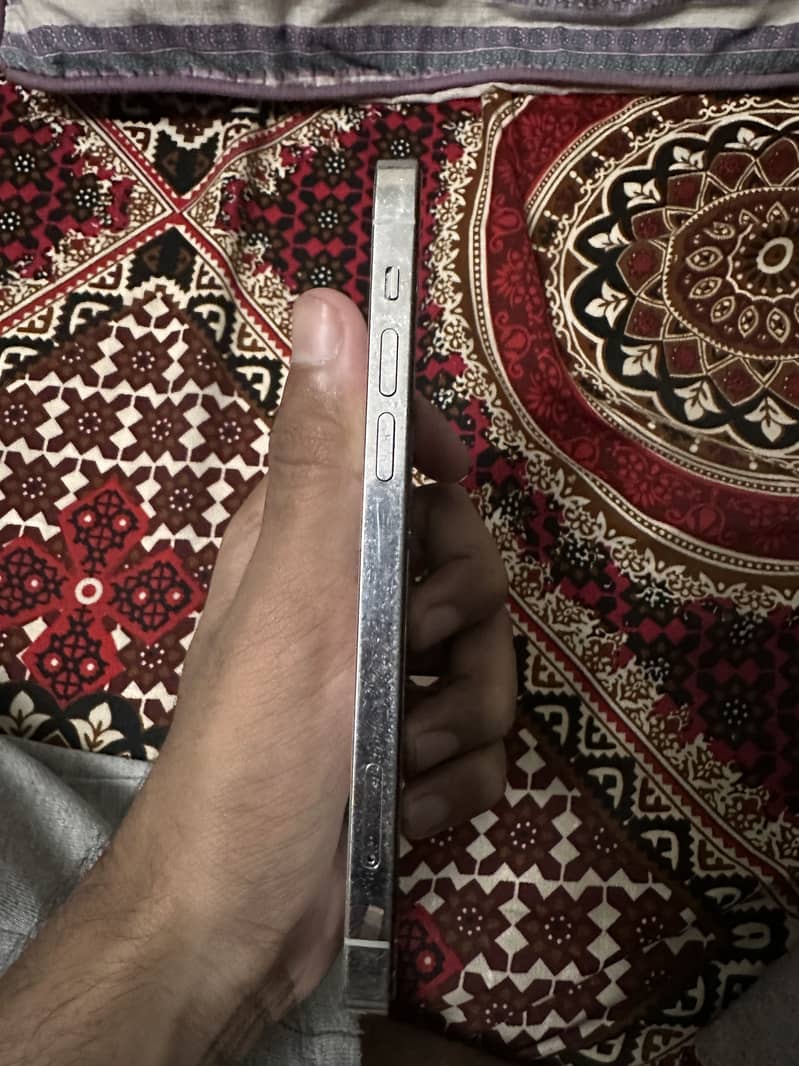 Apple iPhone 12 Pro 3