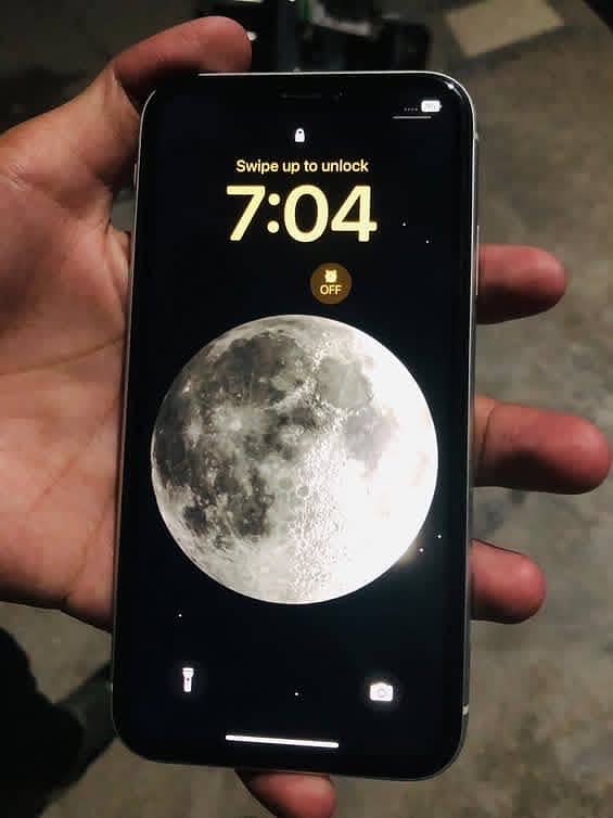 Apple iPhone XR 0