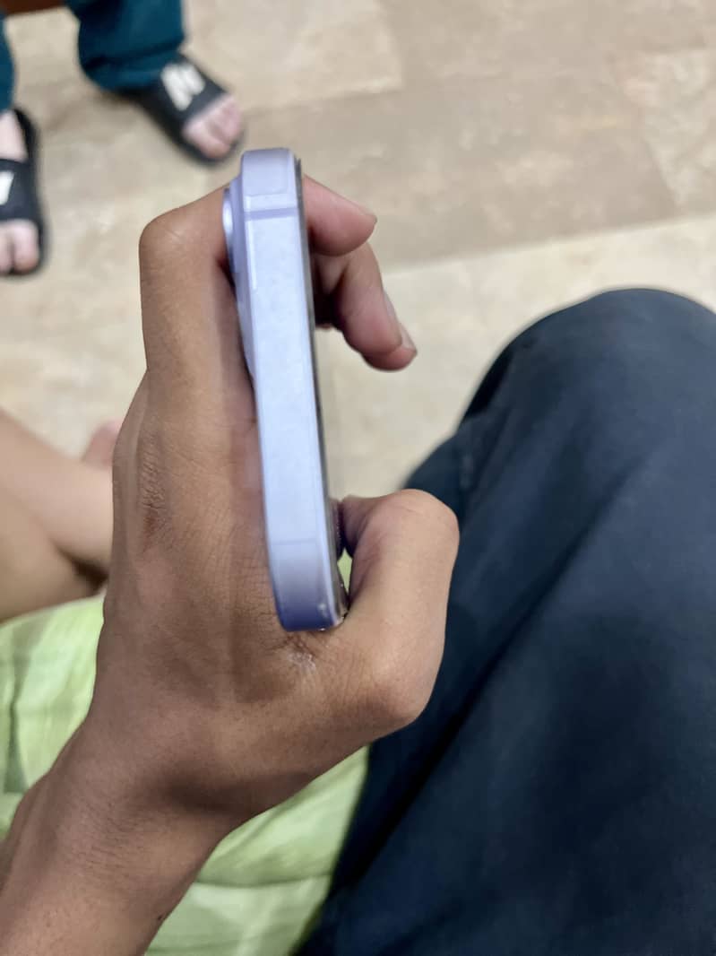 Apple iPhone 14 3