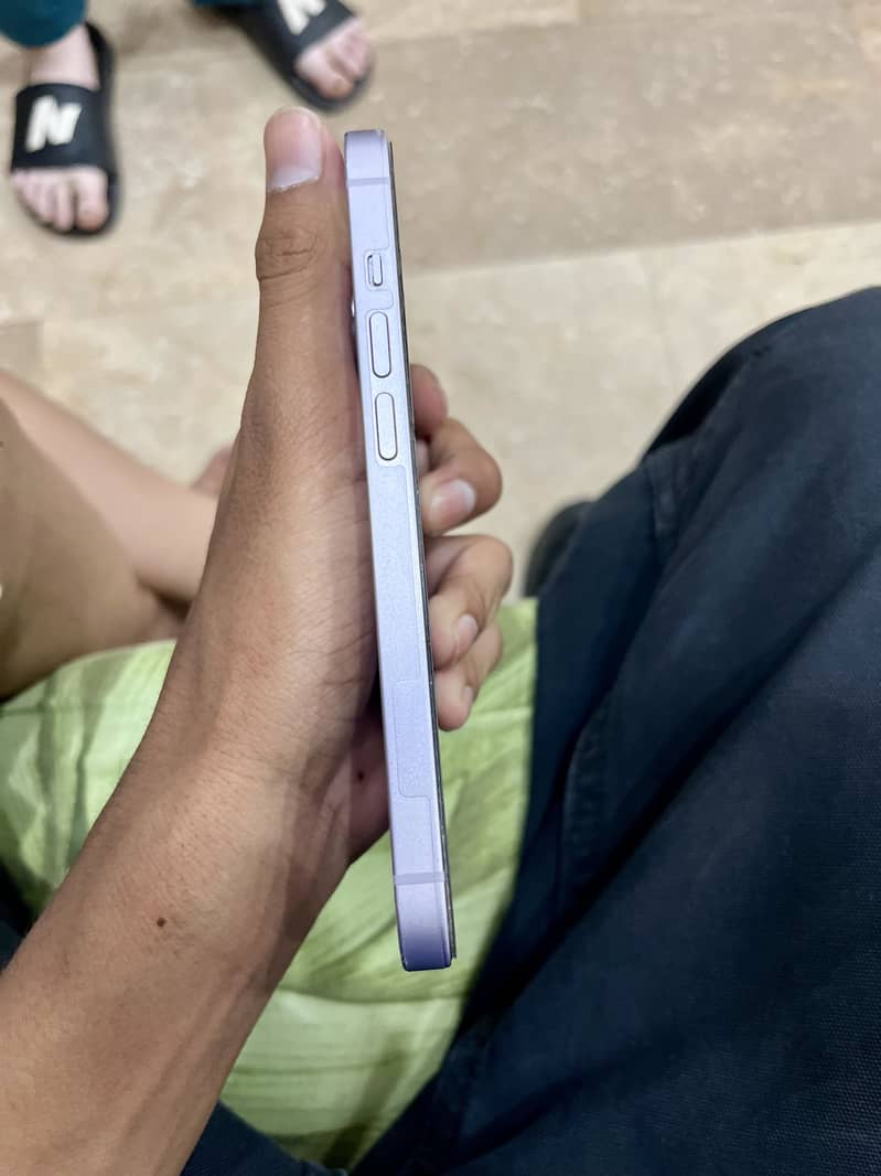Apple iPhone 14 4
