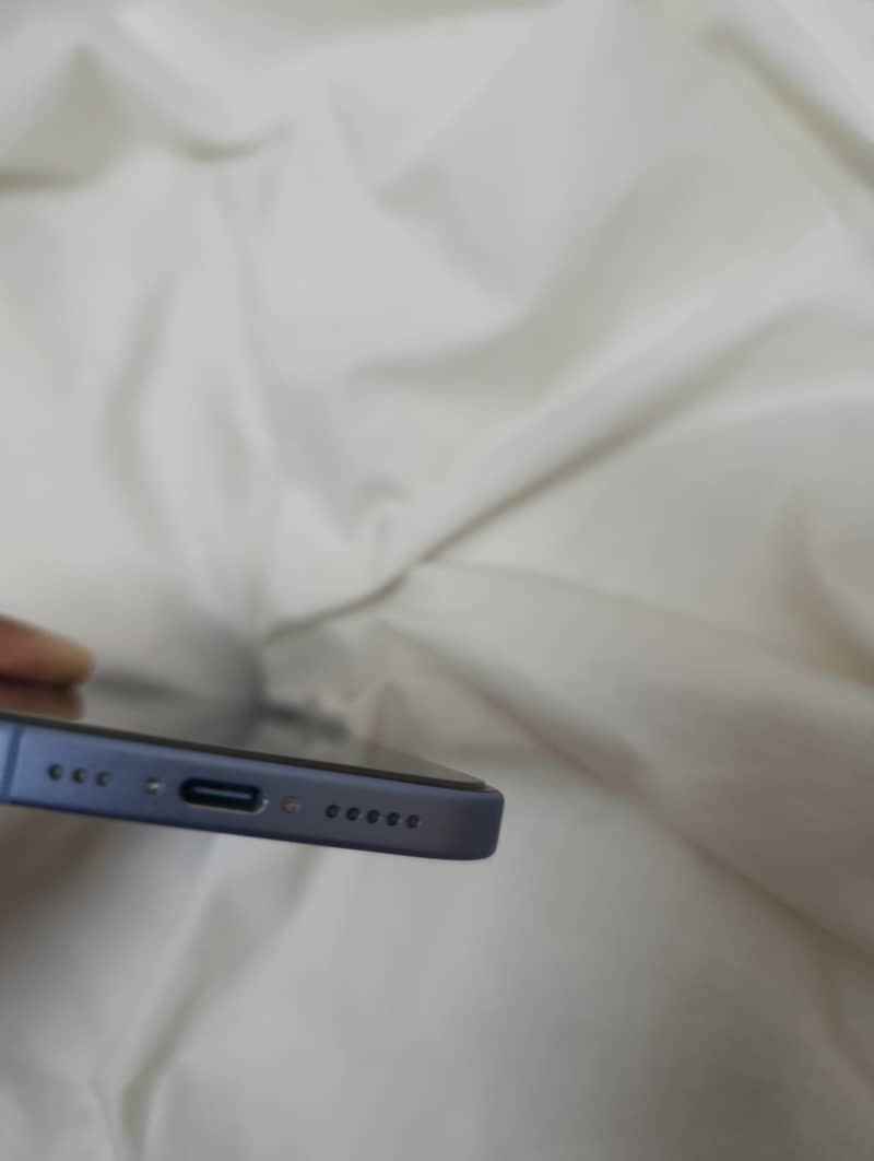 iPhone 17 4