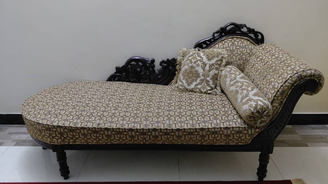 Console Table and Mirror+ Dewan 0