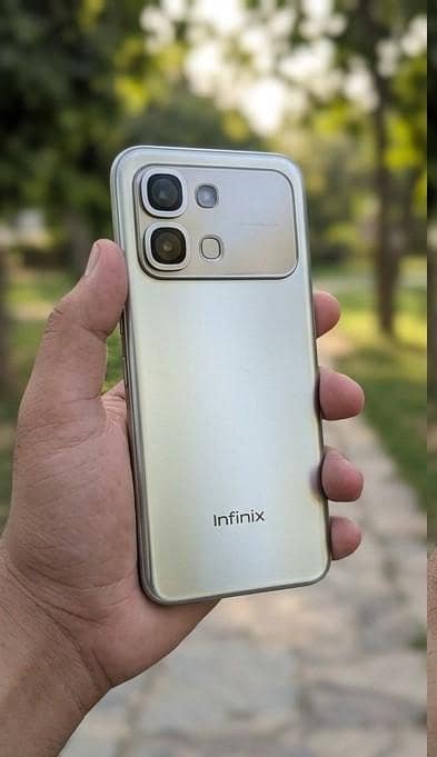 Infinix Note 60 Edge 8/256GB Silver | PTA Approved | 3 Weeks Used