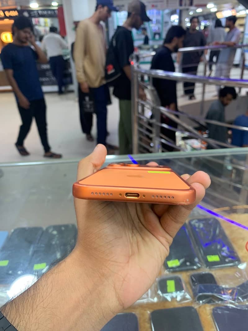 Apple iPhone 17 Pro Max 0
