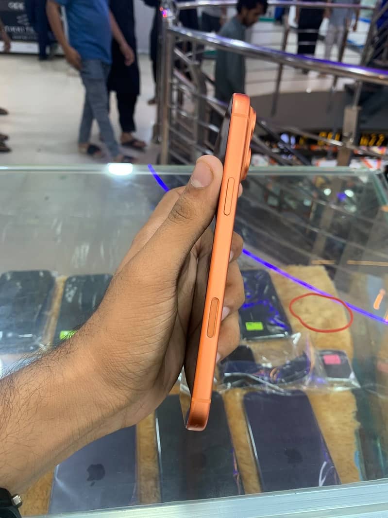 Apple iPhone 17 Pro Max 3