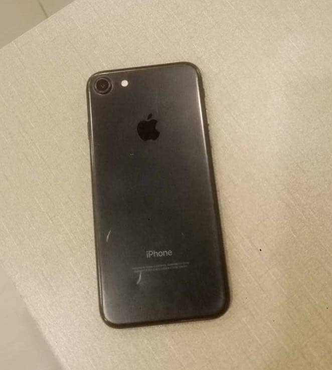 Apple iPhone 7 0