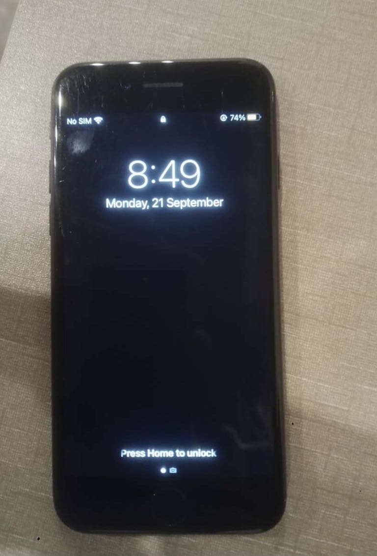 Apple iPhone 7 3