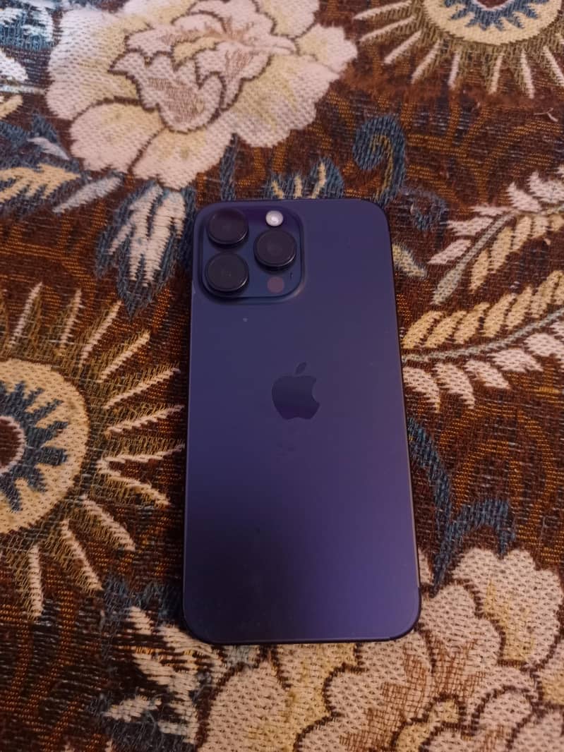 Apple iPhone 15 Pro Max 2