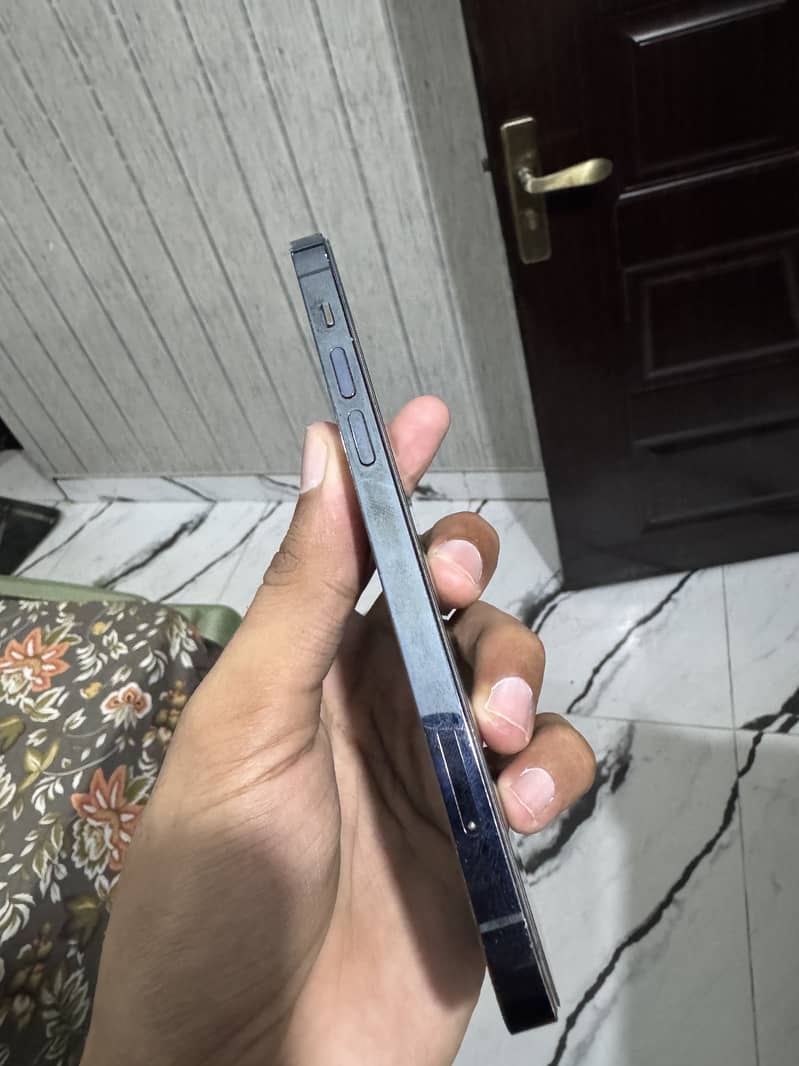 Apple iPhone 12 Pro 4
