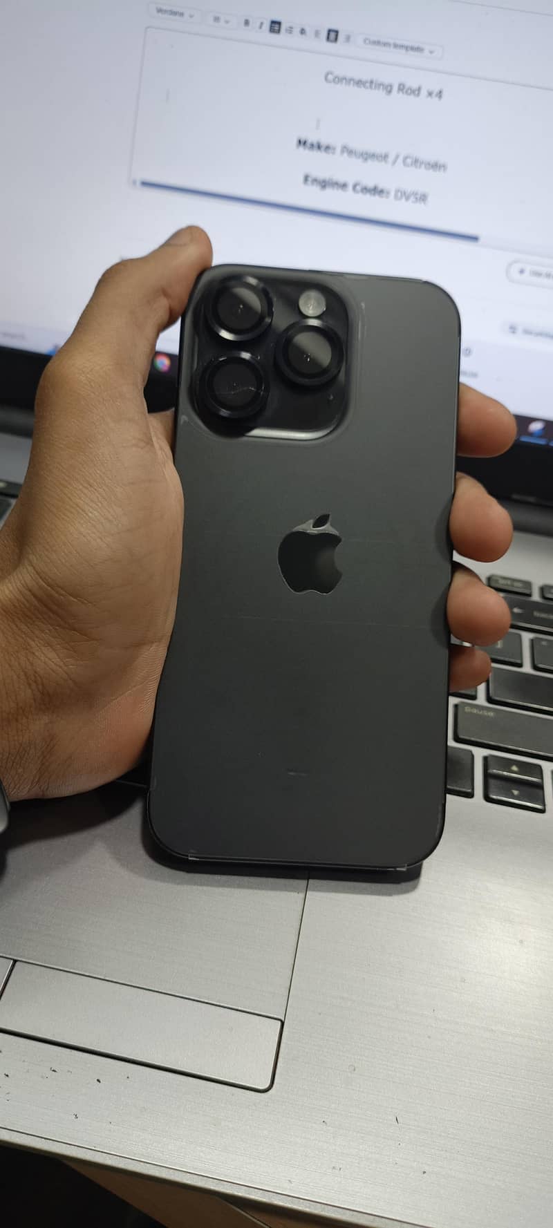 Apple iPhone 15 Pro 0
