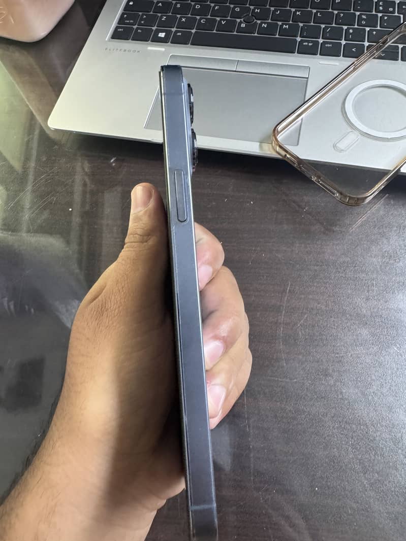 Apple iPhone 13 Pro Max 1