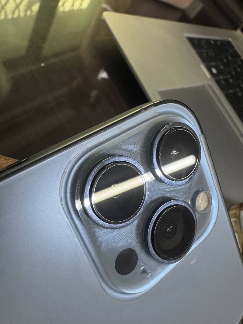 Apple iPhone 13 Pro Max 2