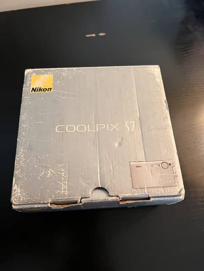 Nikon Coolpix s7 in Mint Condition