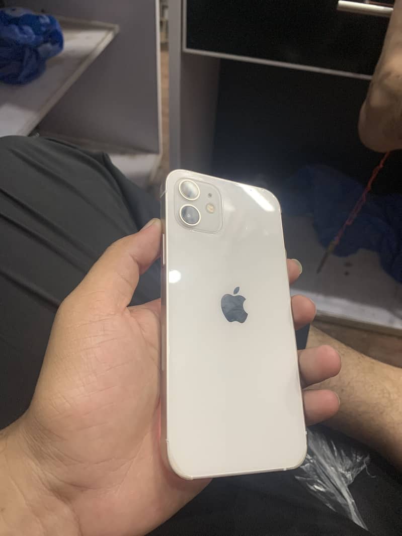Apple iPhone 12 1