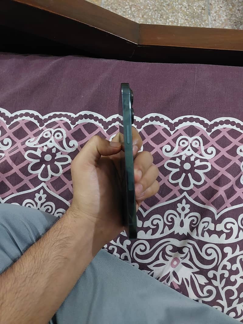 Apple iPhone 13 Pro 6