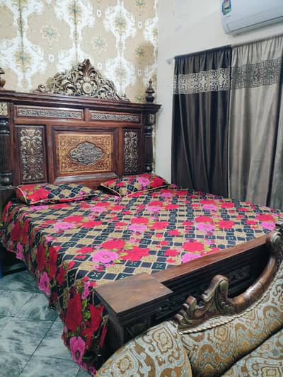 chinyoti bed or chair set
