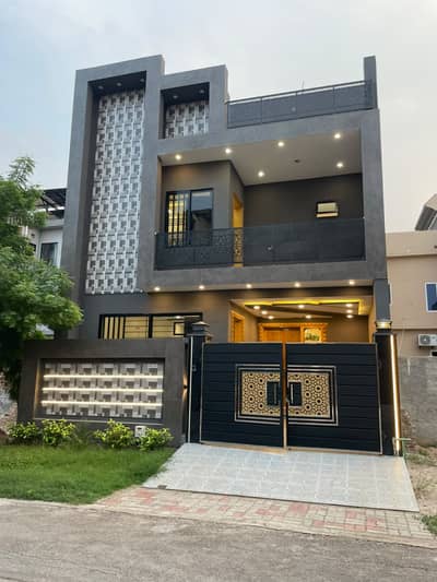 5 Marla Brand New Triple Story House For Sale In Royal Orchard Multan
