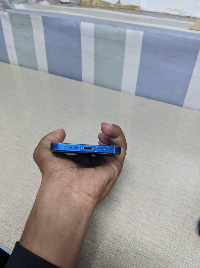 Apple iPhone 12 1