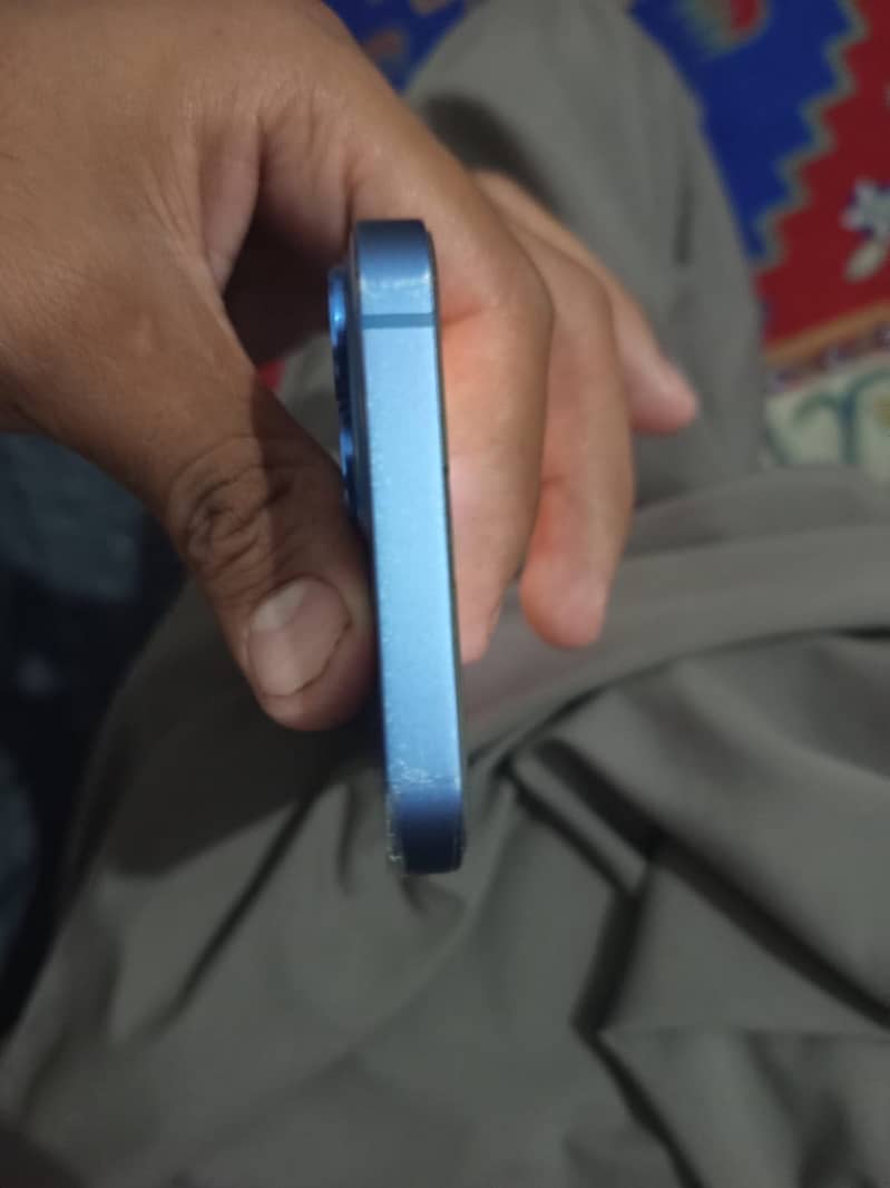 Apple iPhone 13 3