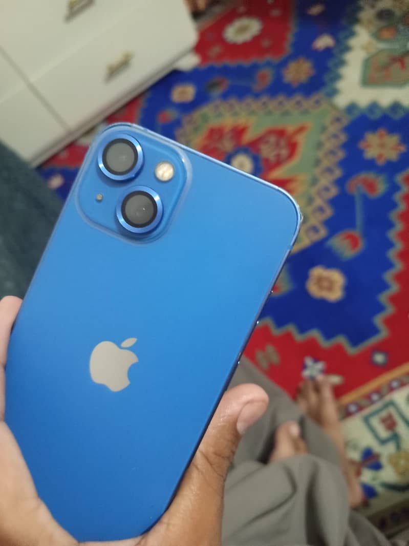 Apple iPhone 13 6