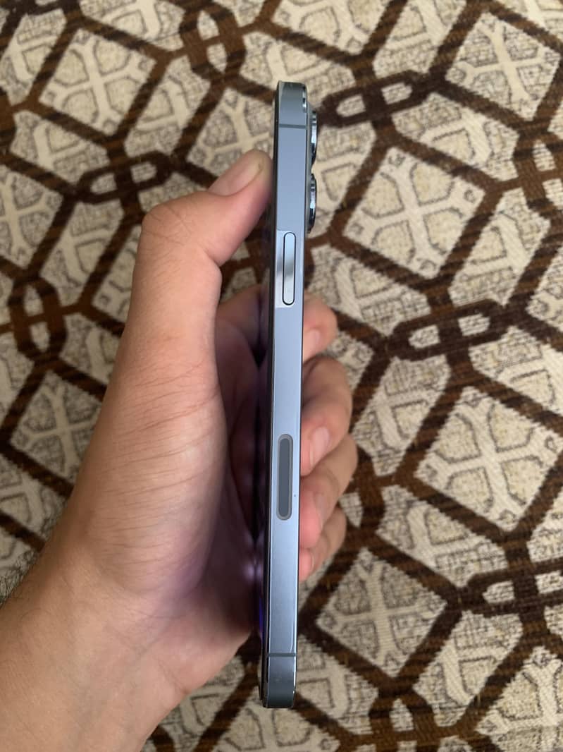 Apple iPhone 13 Pro Max 4