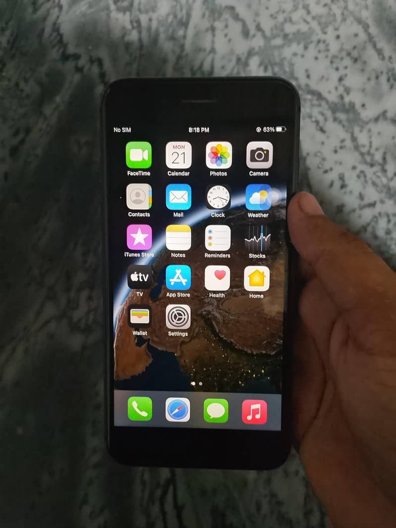Apple iPhone 8 Plus 3