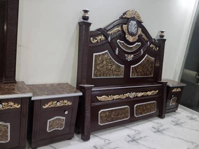 solid wooden complete bed set for sale in Lahore
