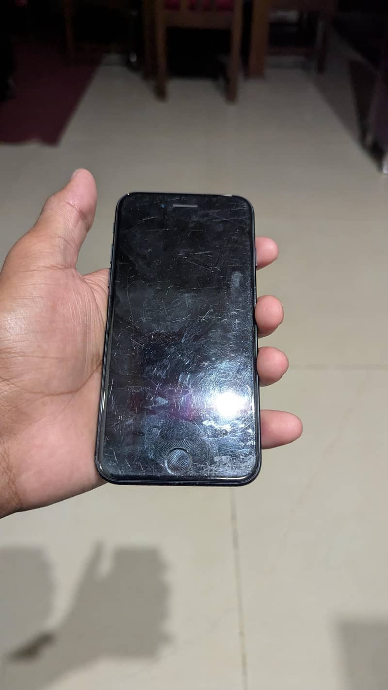 Apple iPhone 7 2