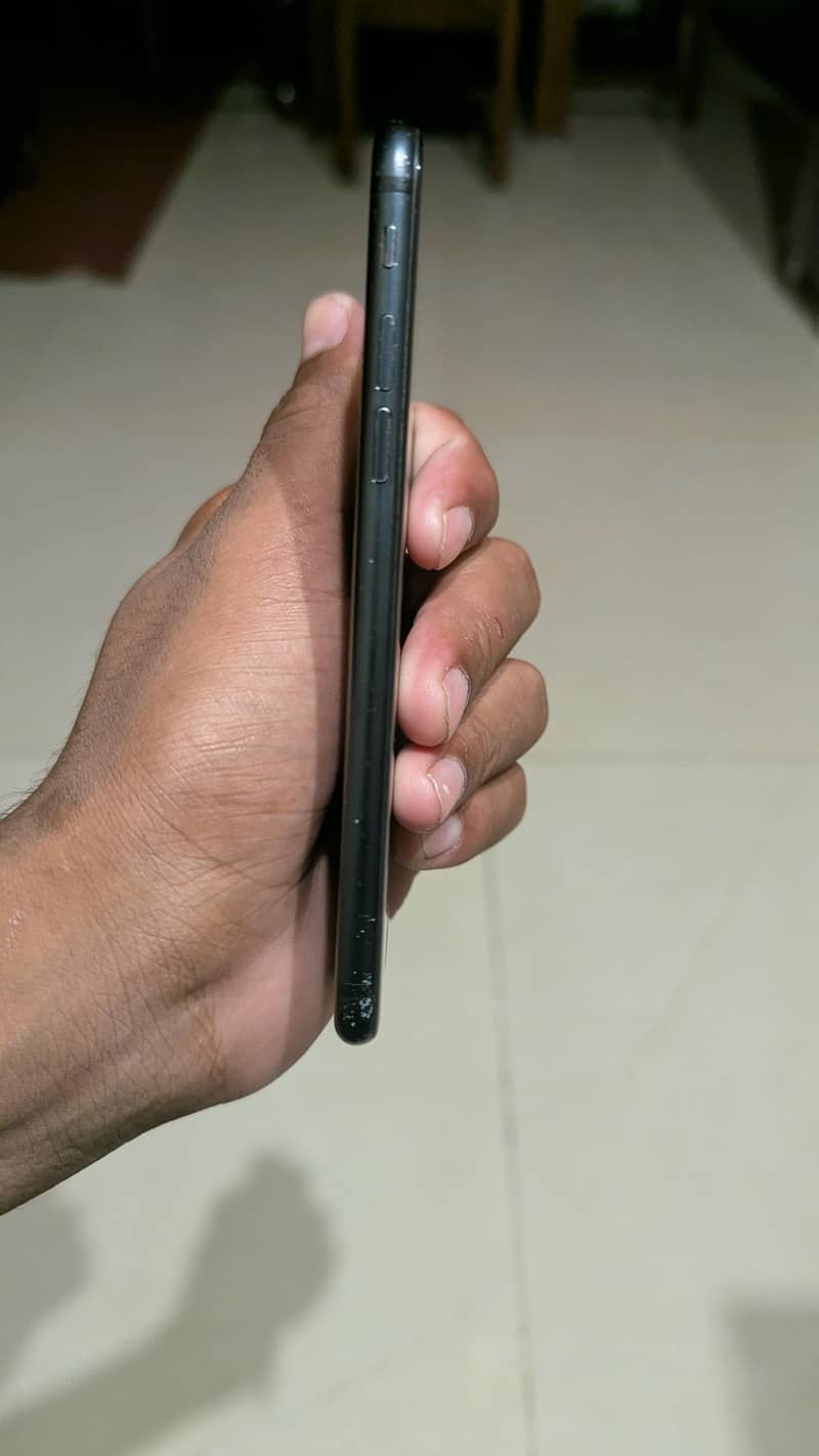 Apple iPhone 7 3