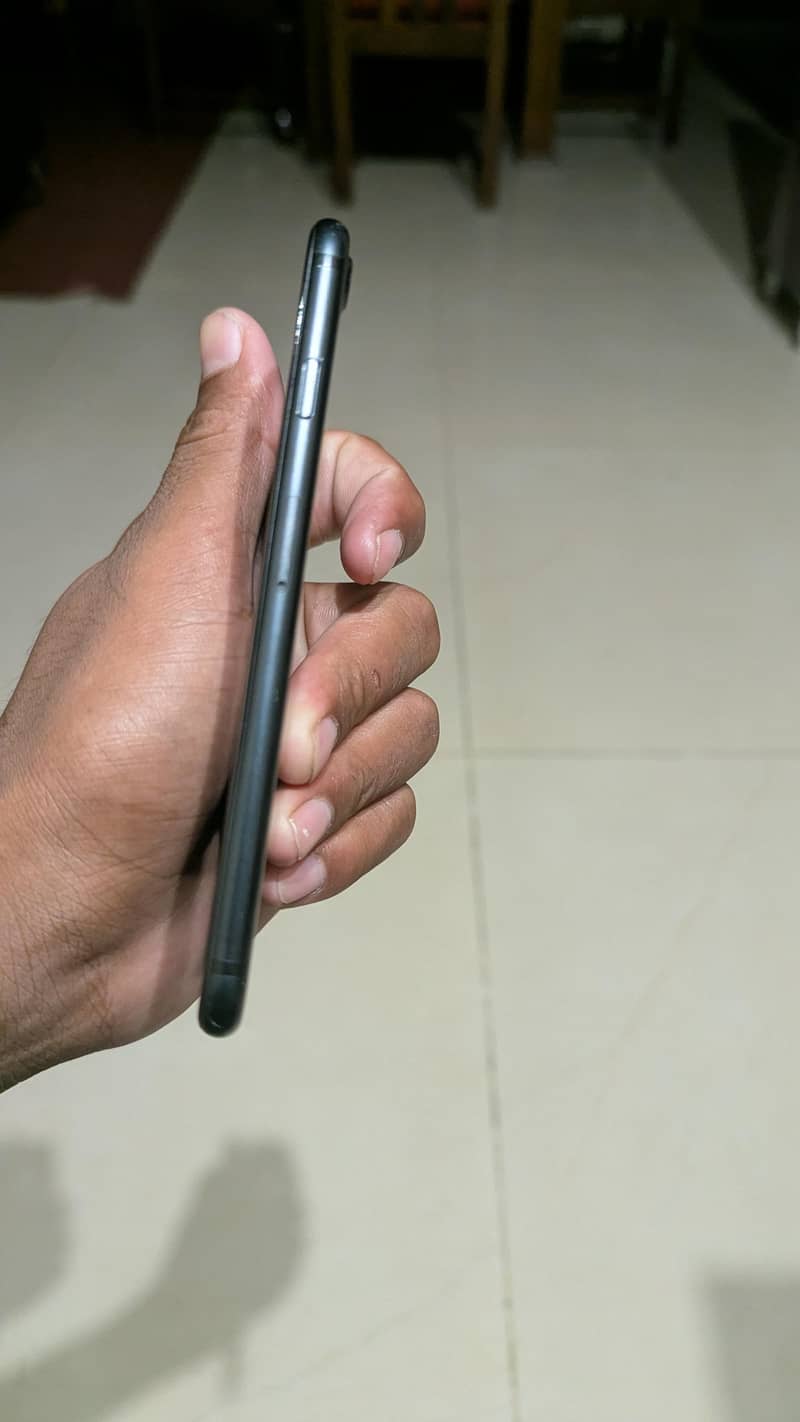 Apple iPhone 7 7
