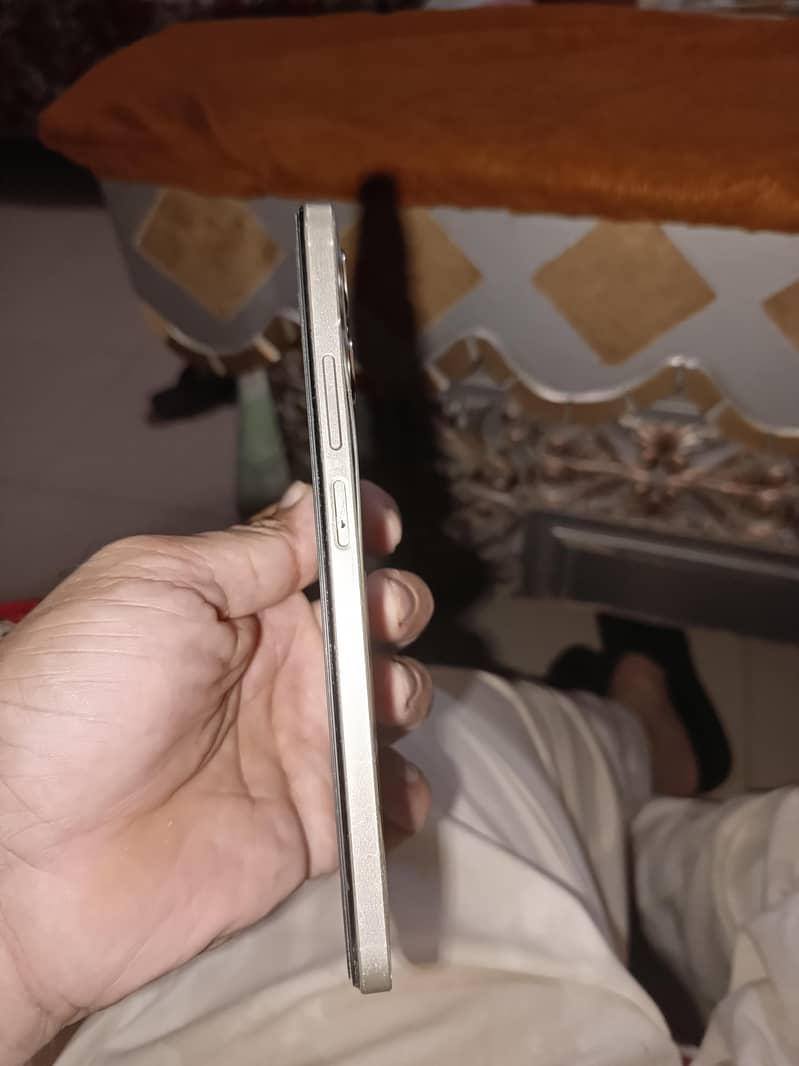 Realme C53 2