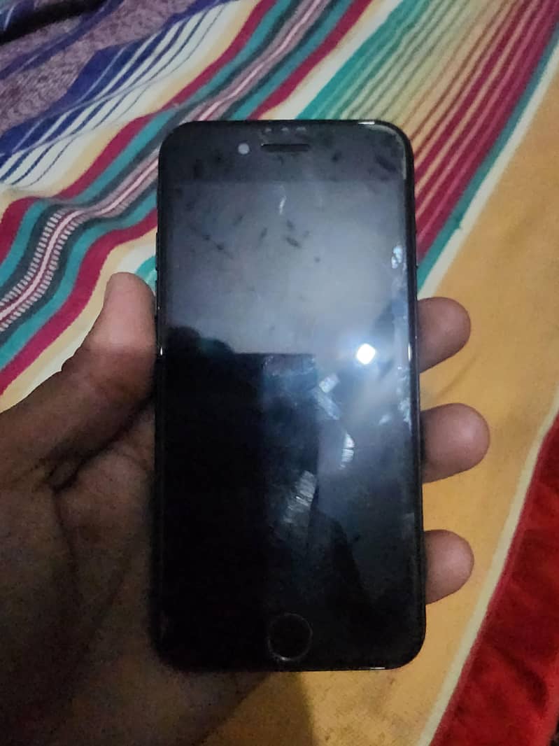 Apple iPhone 7 0