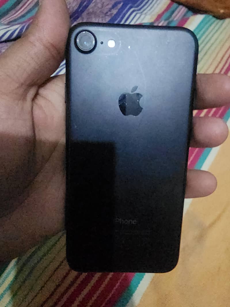 Apple iPhone 7 2