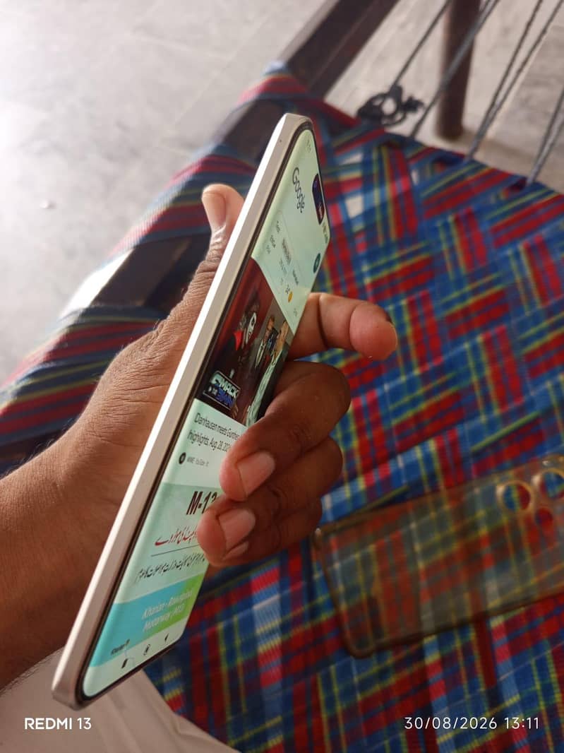 Xiaomi Redmi Note 13 Pro plus 3
