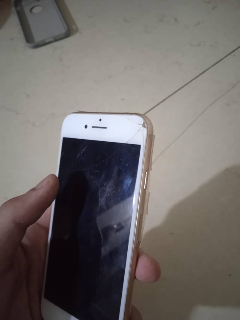 Apple iPhone 8 5