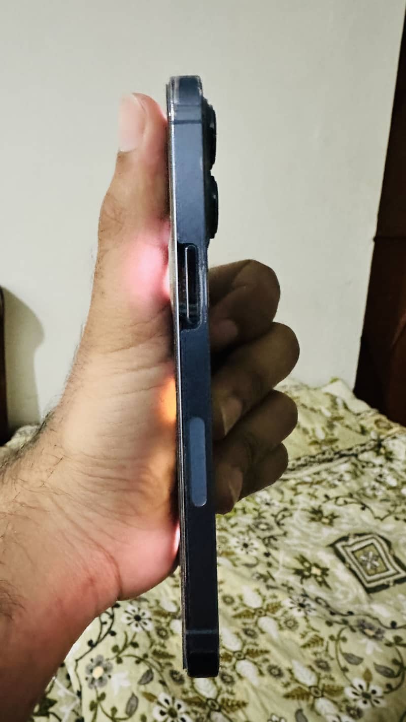 Apple iPhone 13 Pro 2