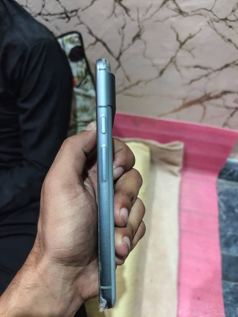 Google Pixel 8 2