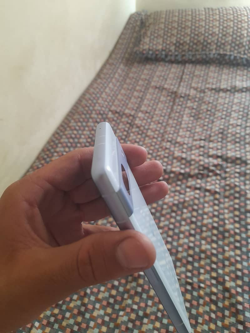 Google Pixel 7a 5