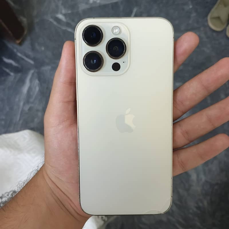 Apple iPhone 14 Pro Max 4