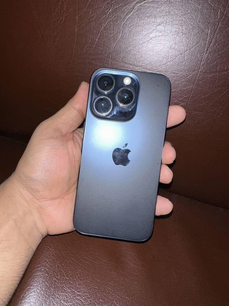 Apple iPhone 15 Pro 0