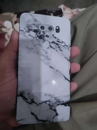 LG V30