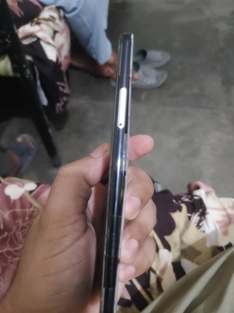 LG V30 3