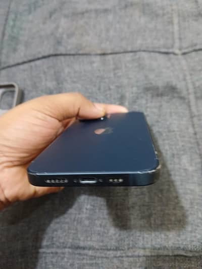 Apple iPhone 14